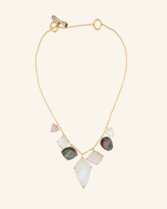 Ari necklace with tricolor mother of pearl and quartz