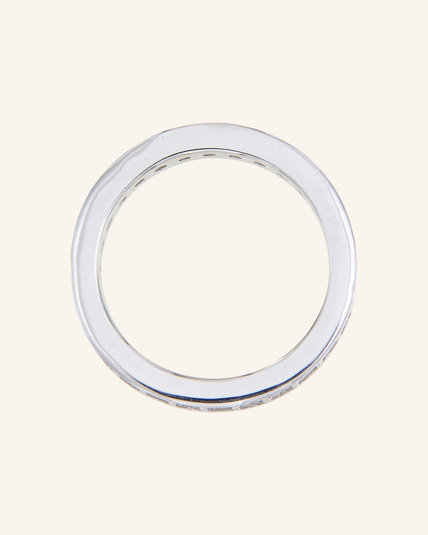 Anillo Tiber de plata rodiada con circonitas blancas