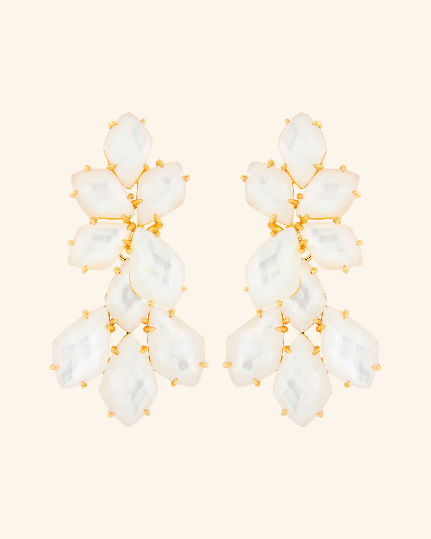 Pendientes Litos con madreperla blanca