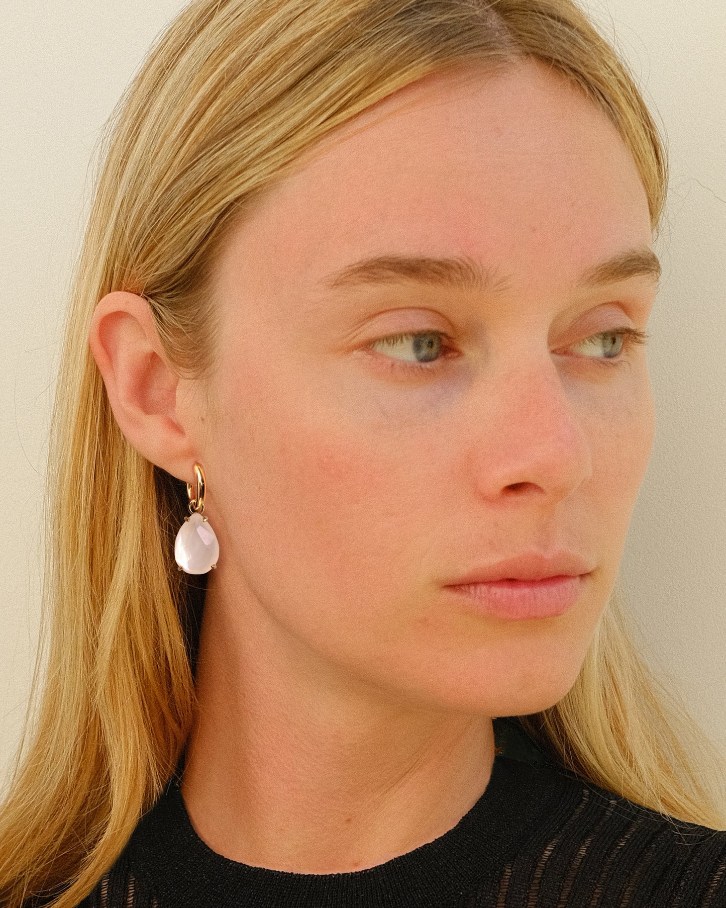 Kraz tears with white mother-of-pearl and quartz