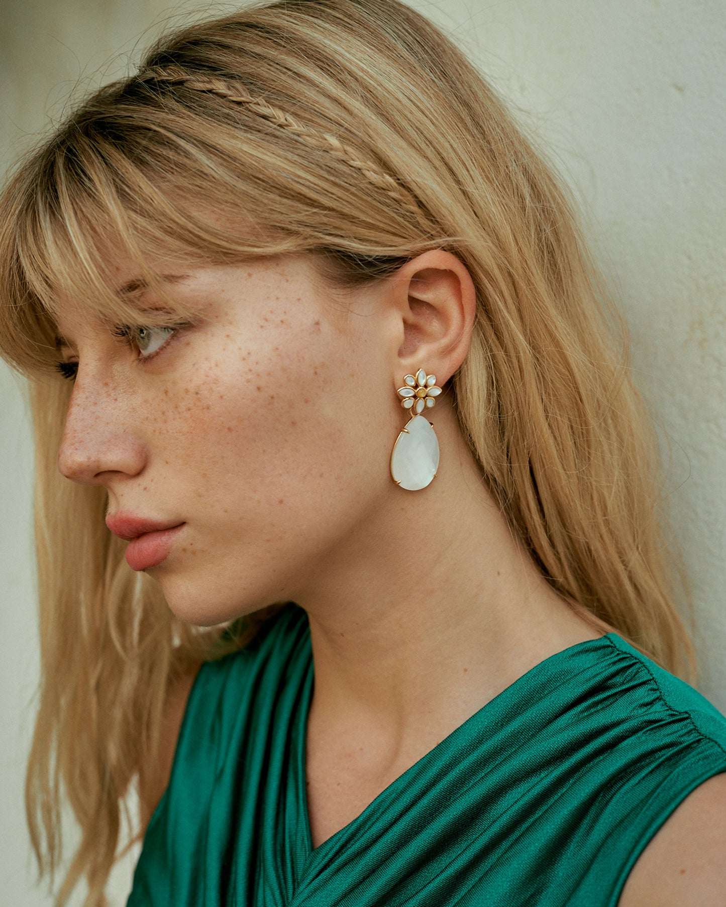 Pendientes Brownea con Madreperla Blanca y Dorada