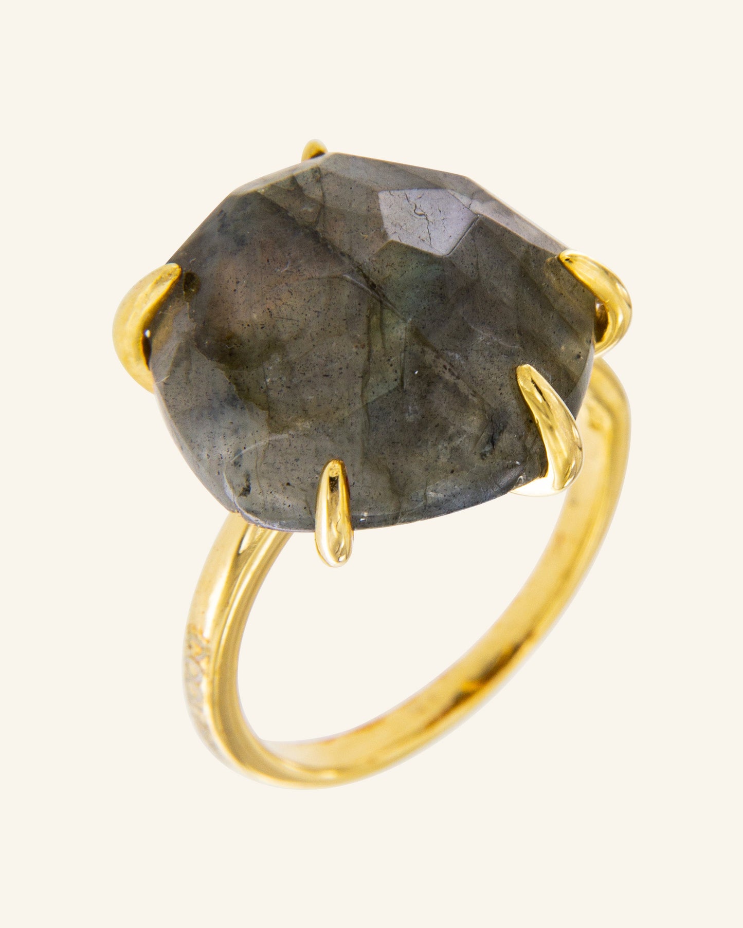 Papyrus ring with labradorite
