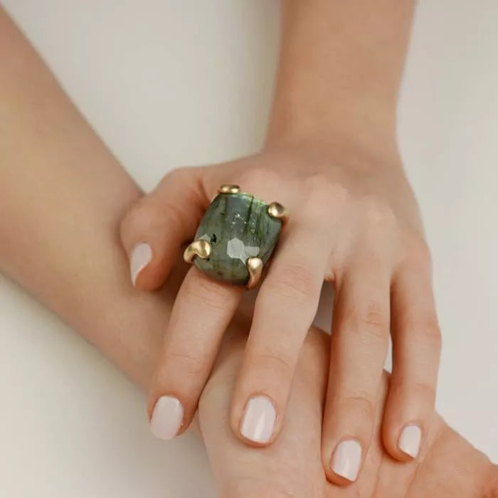 Munda ring with labradorite
