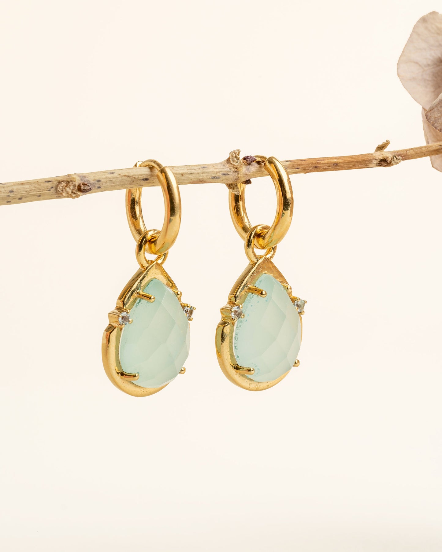 Pendientes Lluvia con calcedonia azul