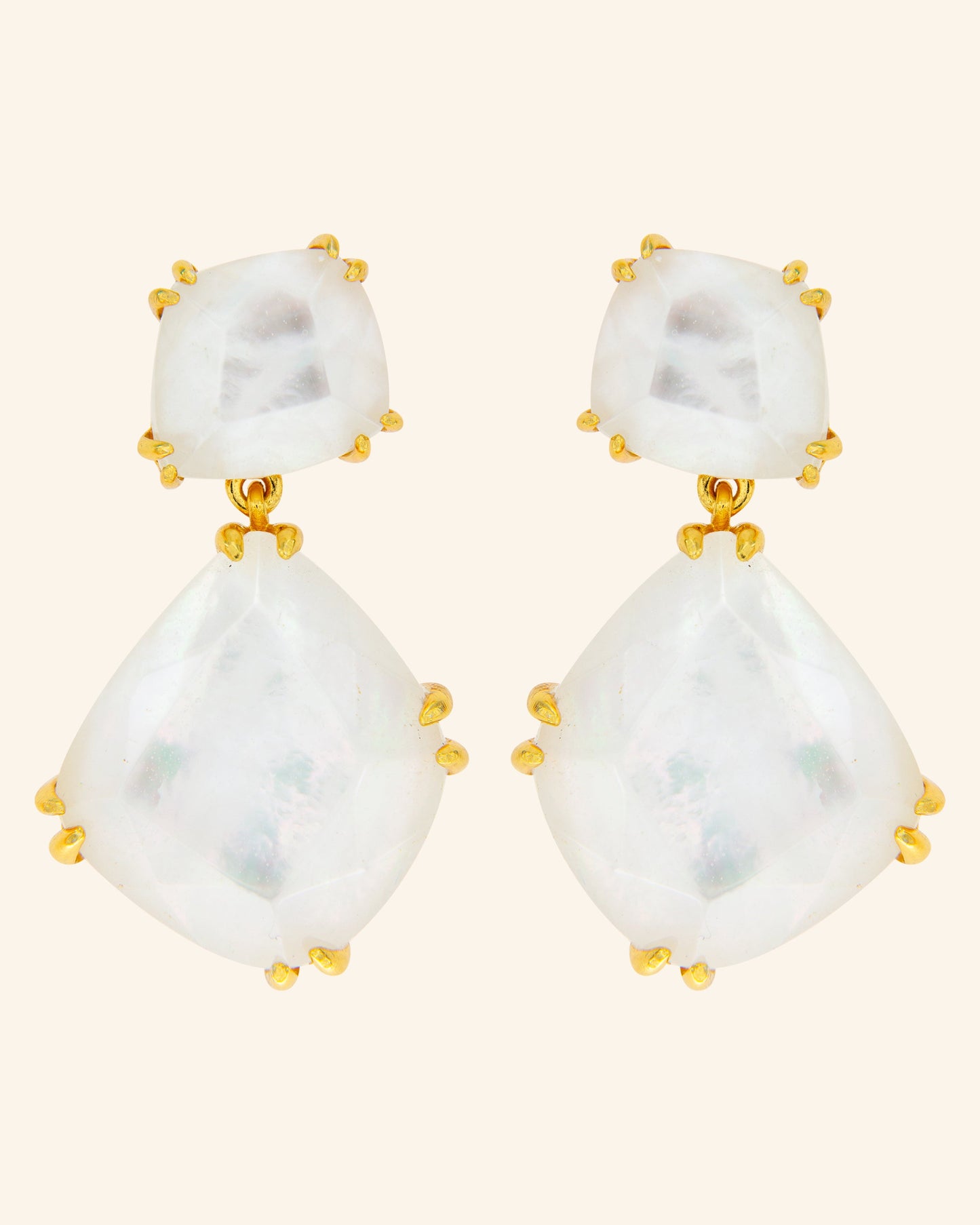 Vanuatu earrings with white mother of pearl and quartz