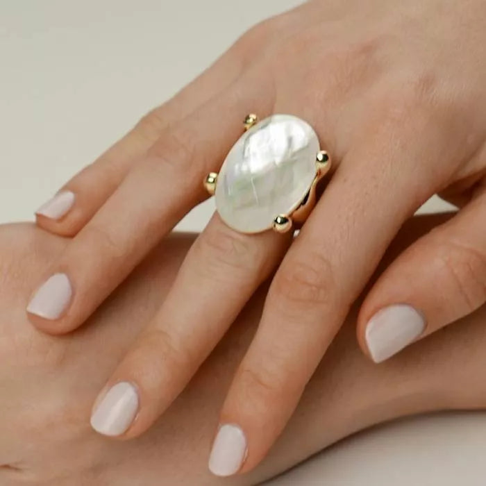 Anillo Atria con madreperla y cuarzo