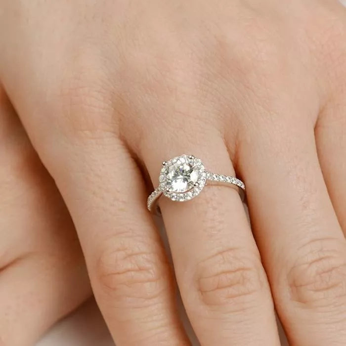 Tao silver ring with zircons