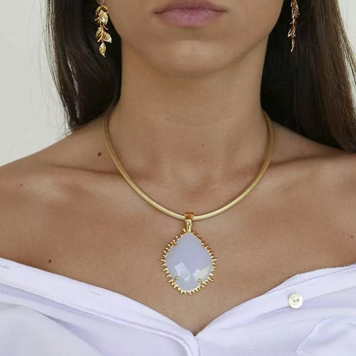 Borneo pendant with chalcedony