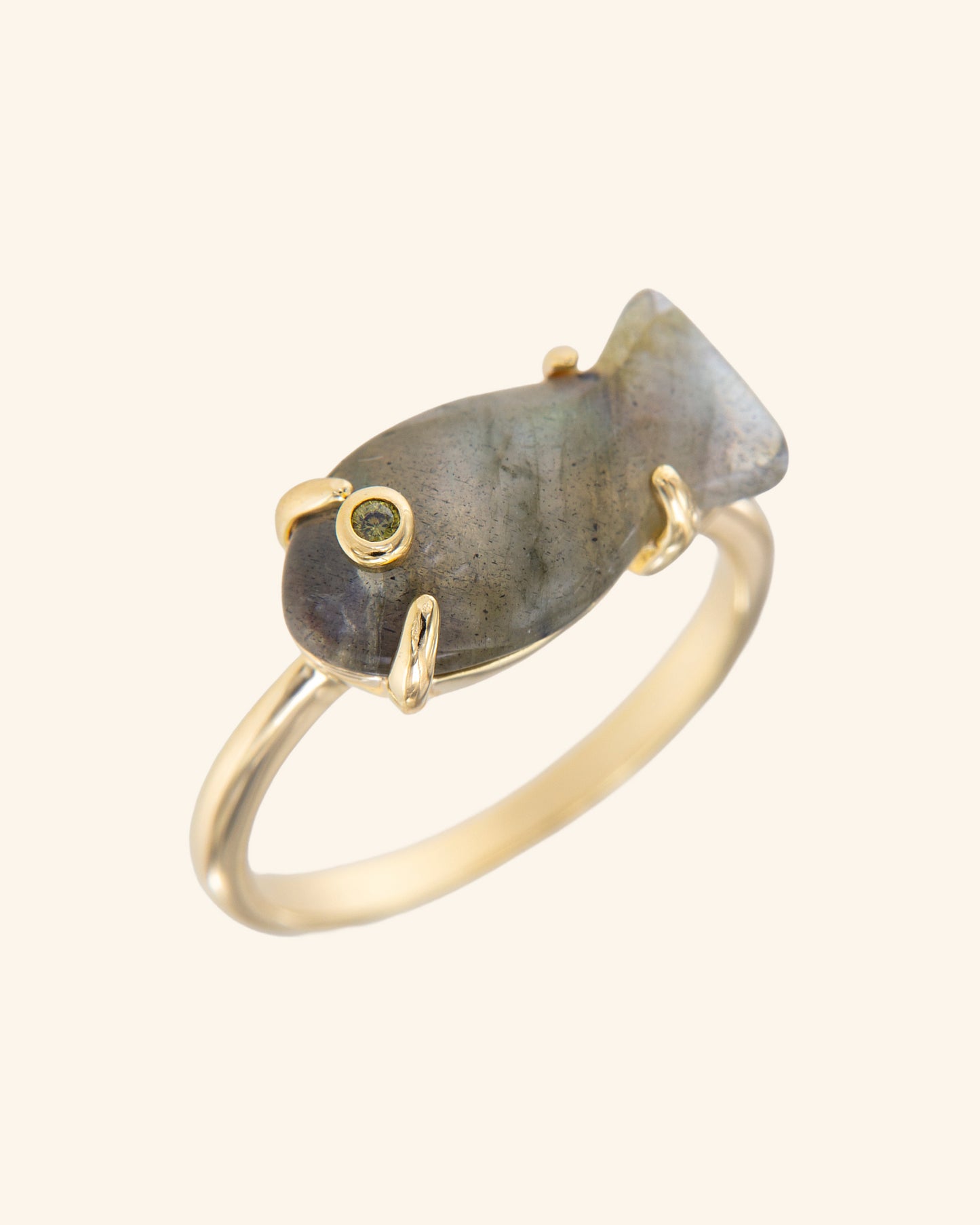 Marea ring with labradorite 