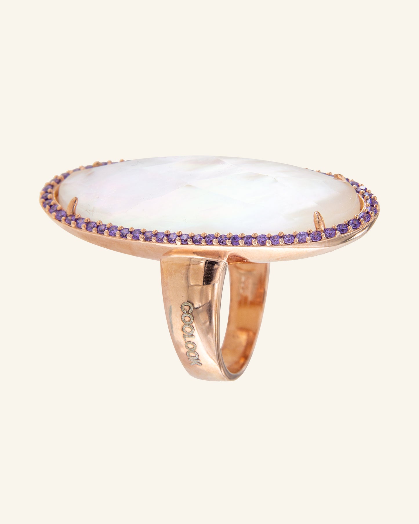 Indian ring with white mother-of-pearl, quartz and zircons