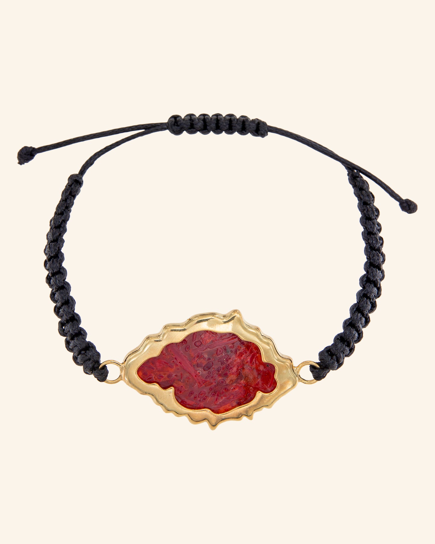 Pulsera Borneo coral cordón negro