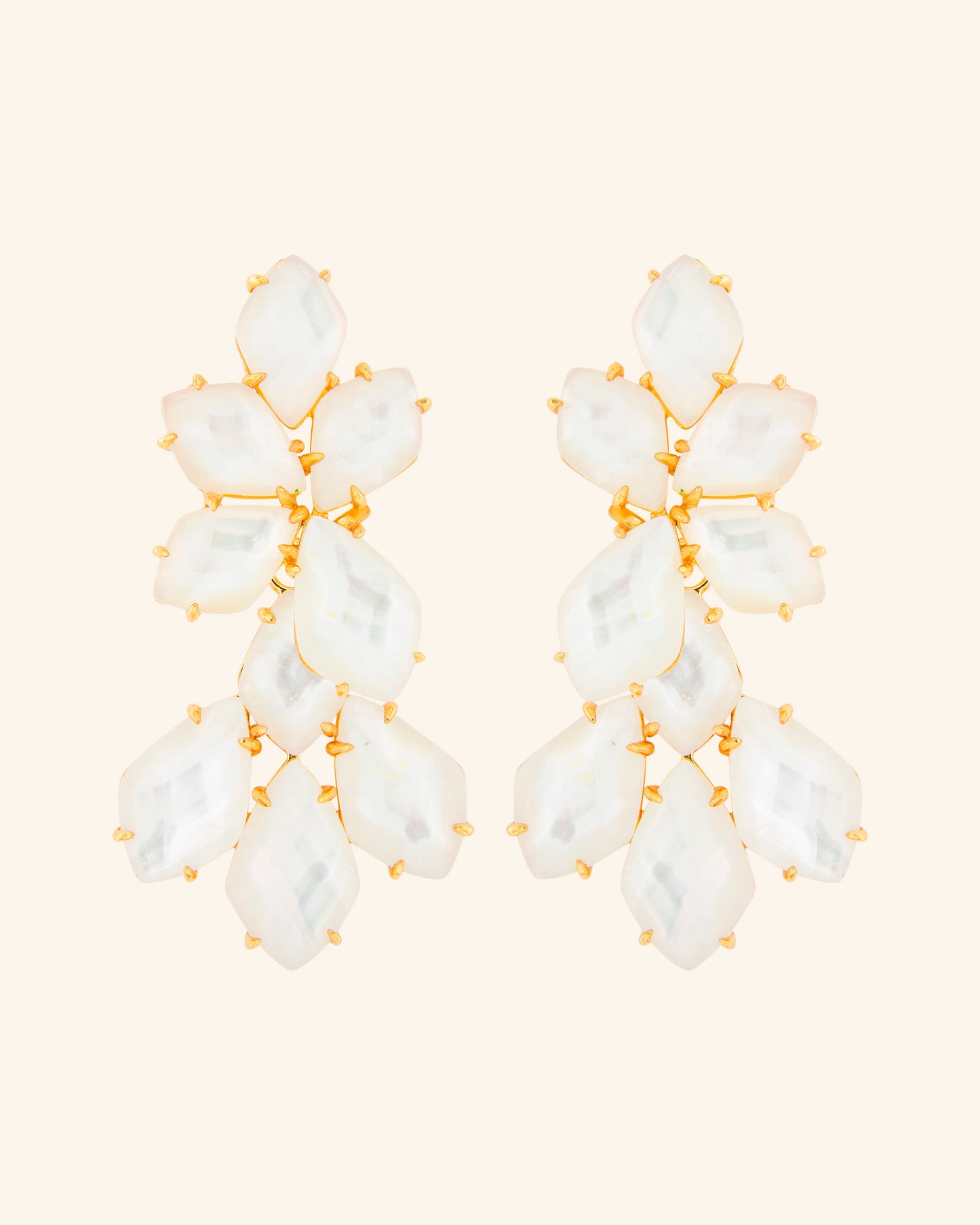 Pendientes Litos con madreperla blanca