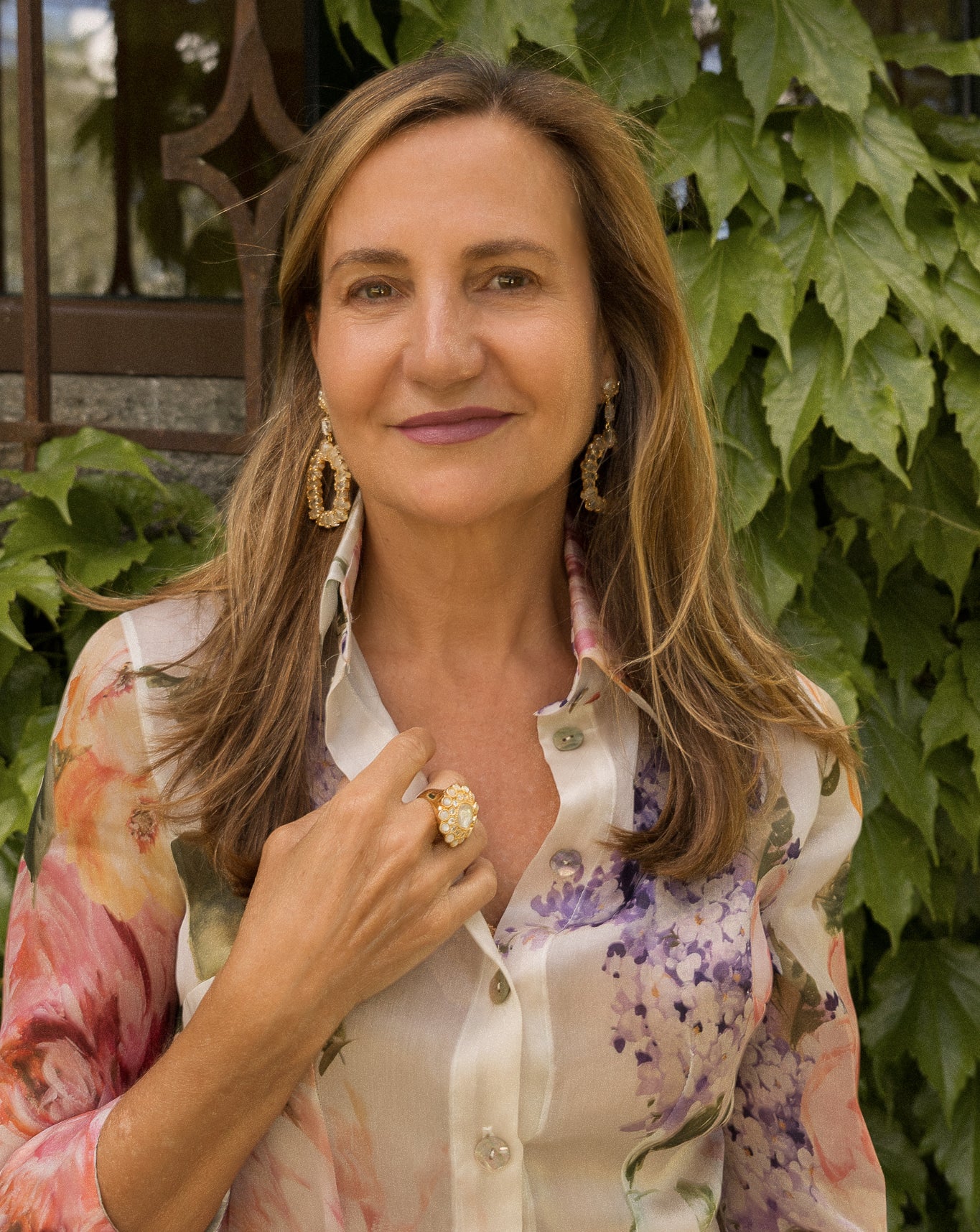 Anillo Génesis con madreperla blanca