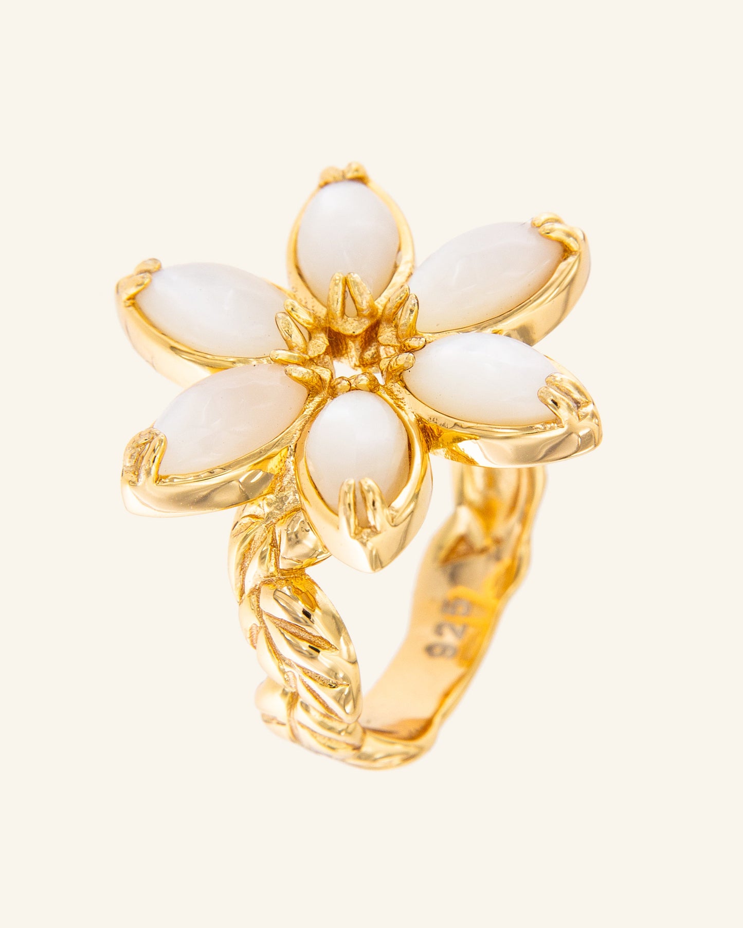 Jasmine ring with white mother-of-pearl