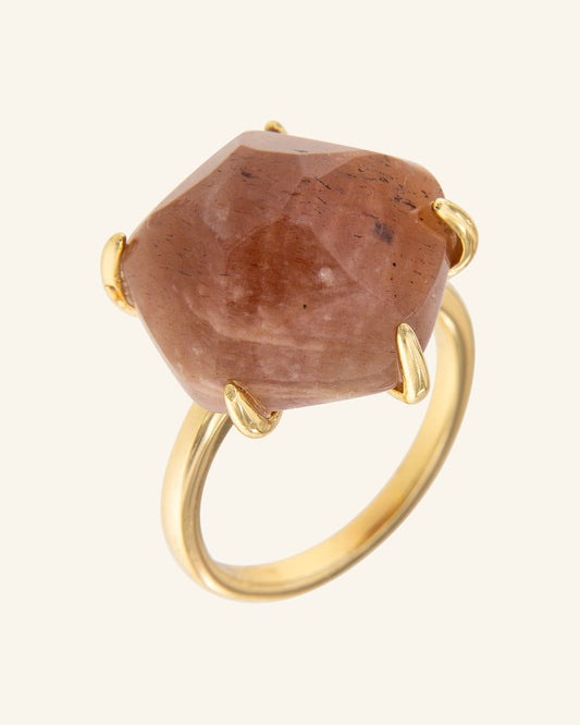 Papyrus ring with pink moonstone