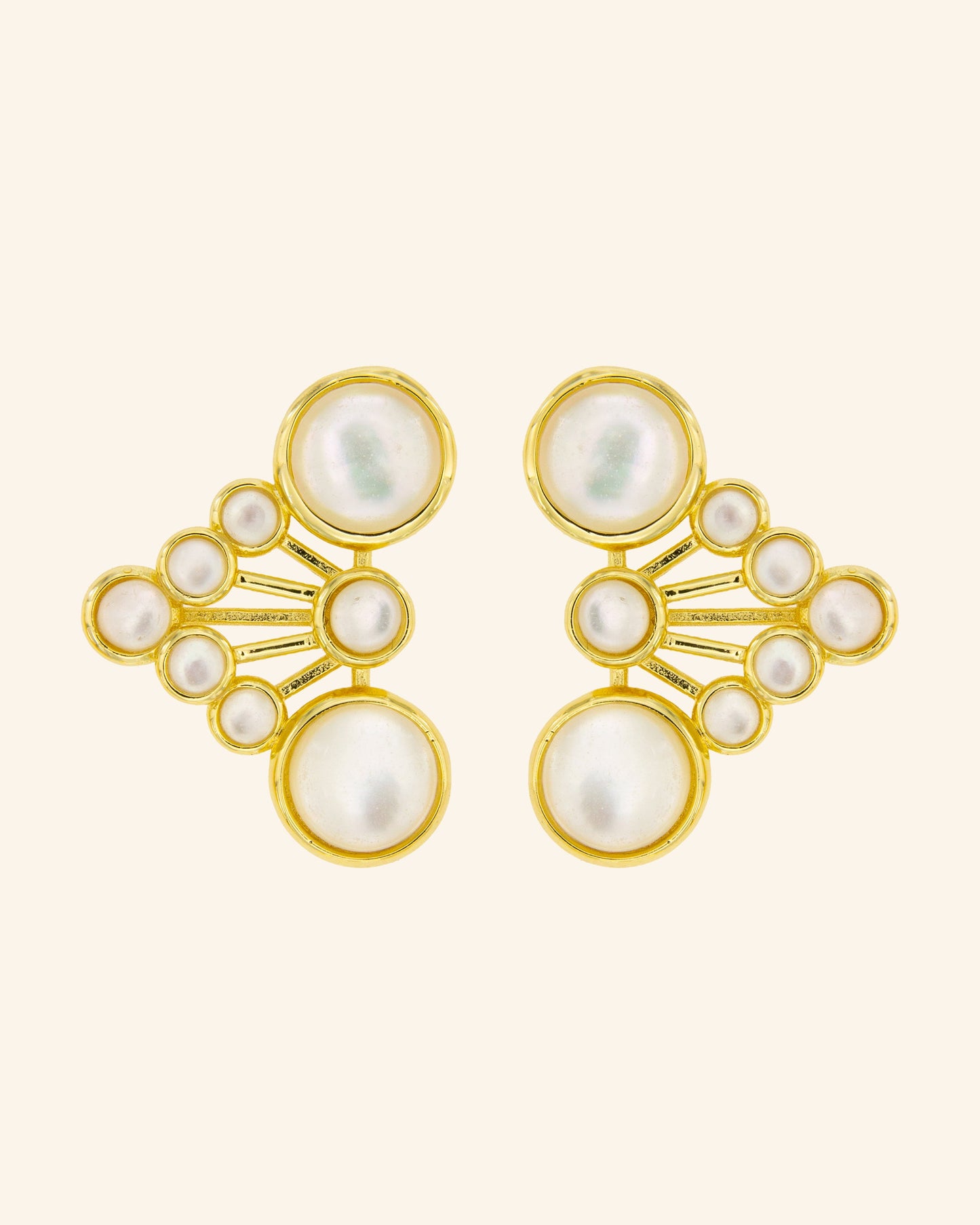 Kiemen white mother-of-pearl earrings