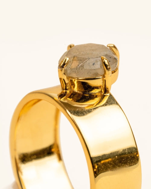 Gabo Ring with Labradorite 