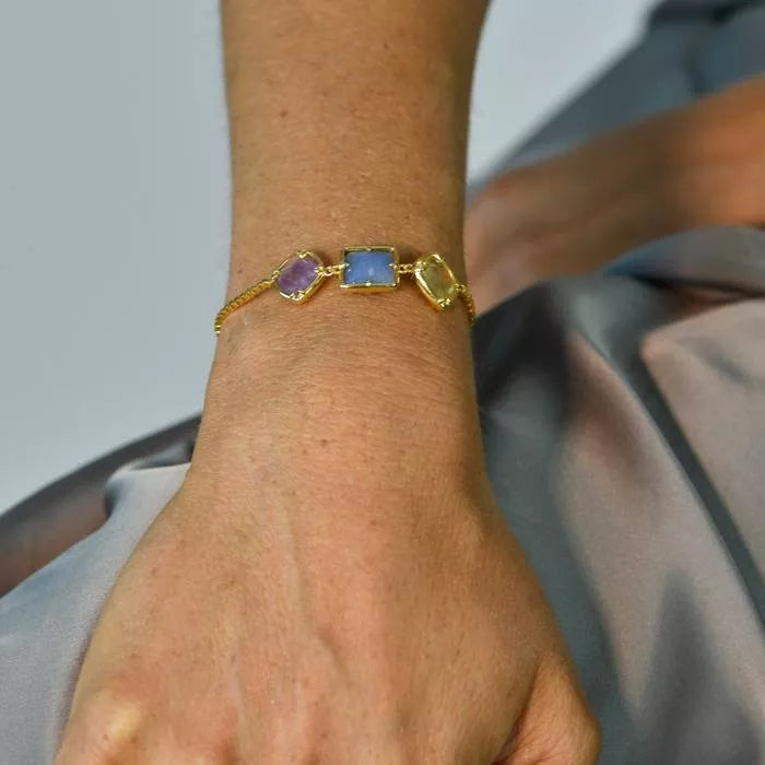 Square bracelet with blue quartz, amethyst and lemon quartz